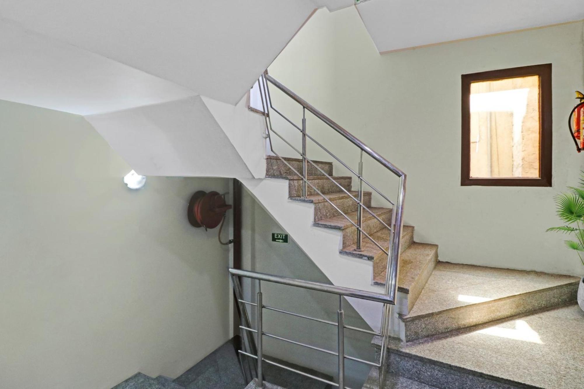 Hotel Stay House Nueva Delhi Exterior foto